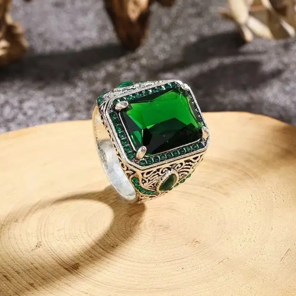 Other - NEW Emerald Ottoman Turkish Retro Large Silver 925 Ring